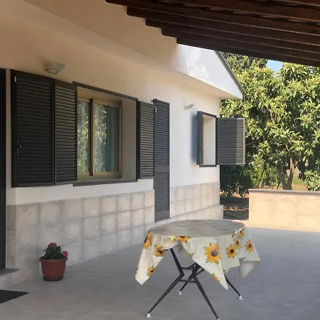 Villetta Gallo Casa Vacanze Humanitas Catania Centro Sicilia Clinica Humanitas Casa di campagna *